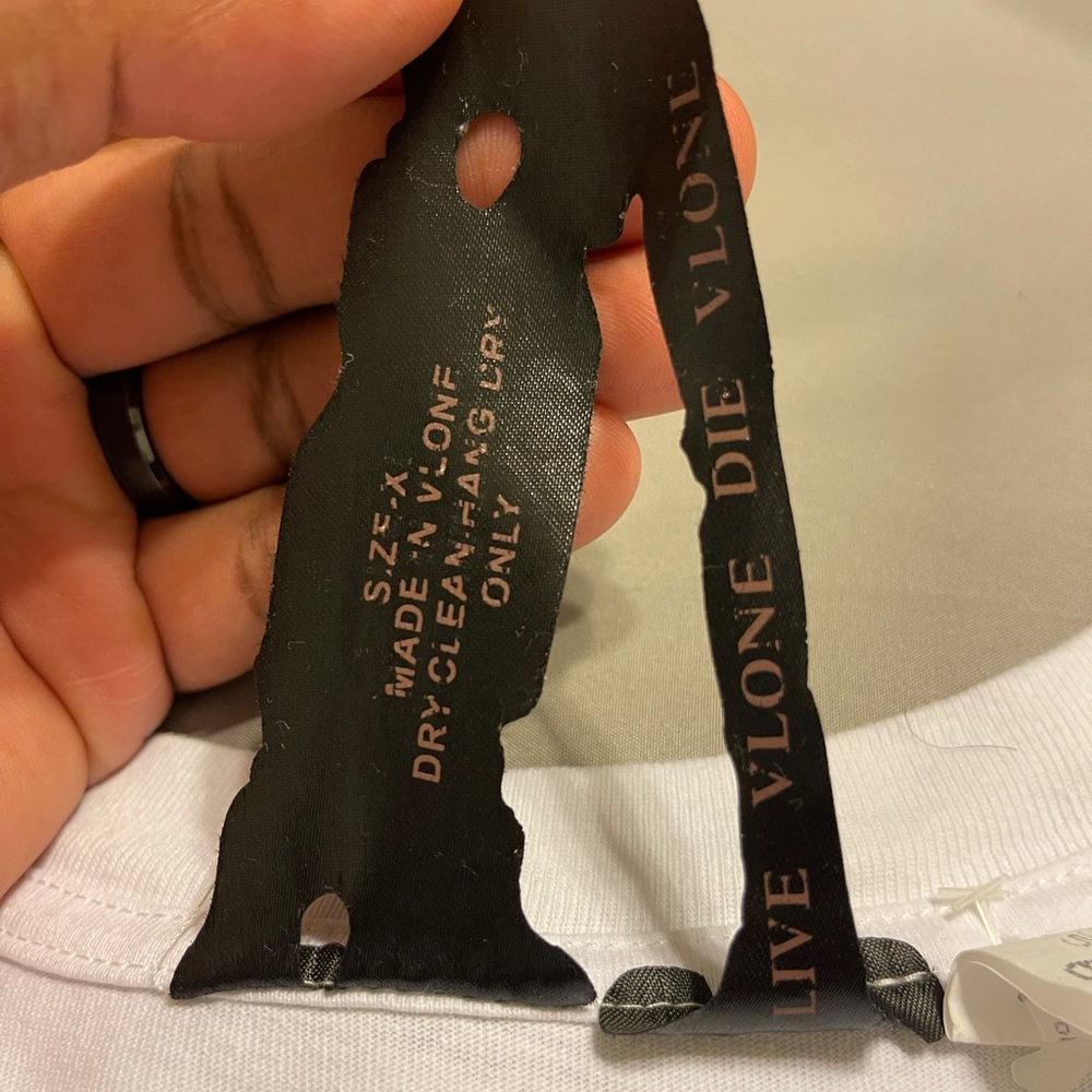 VLONE T SHIRT ,